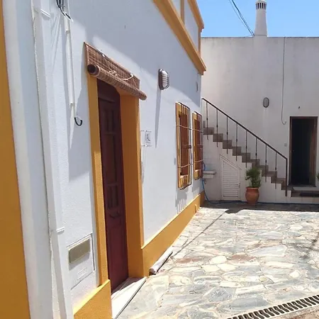 Rustic For Nature & Trekking Lovers بيت للعطل Furnazinhas